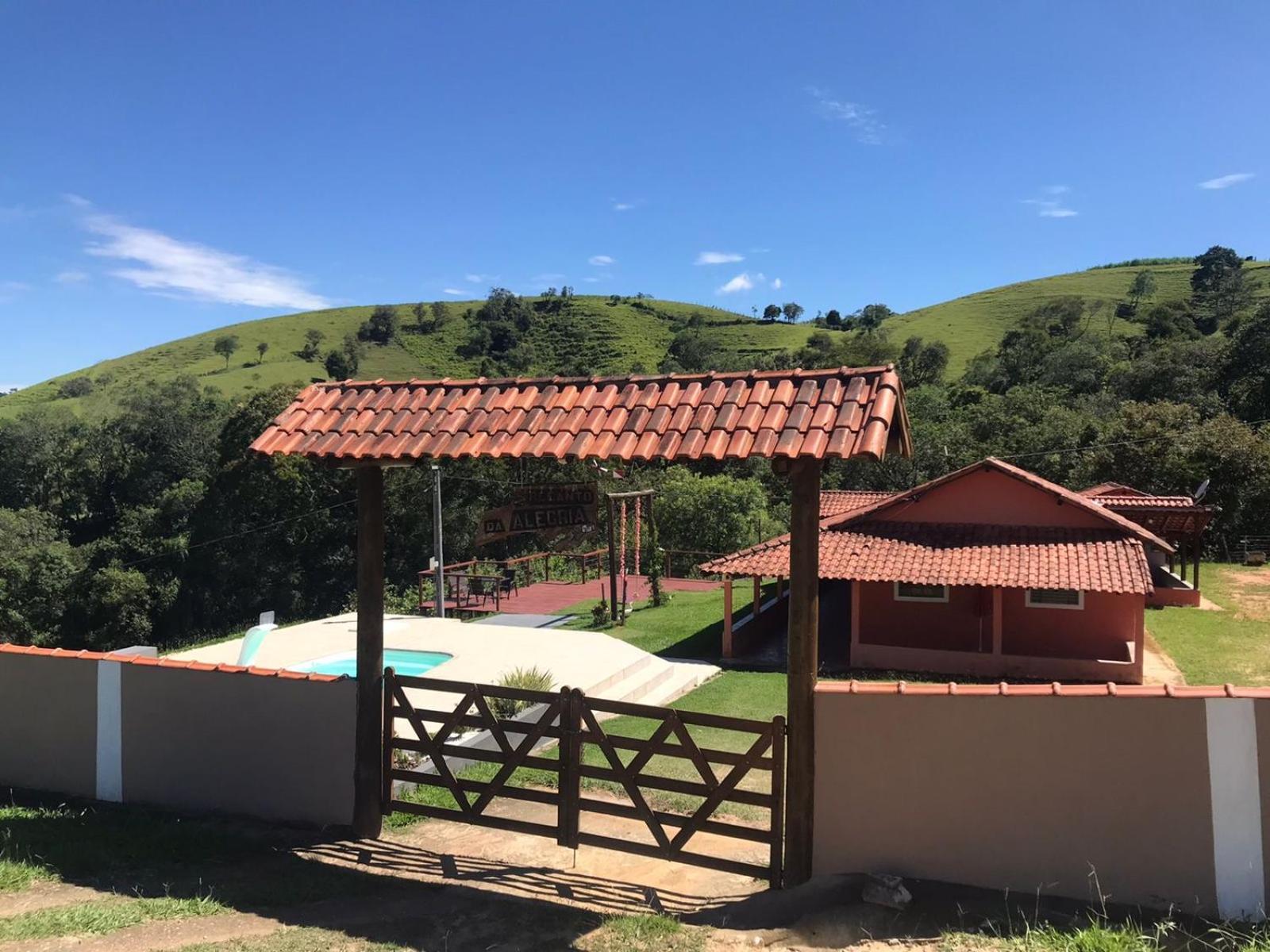 Recanto Da Alegria - Casa Em Com Piscina, Churrasqueira,lareira,deck, Banco De Coracao