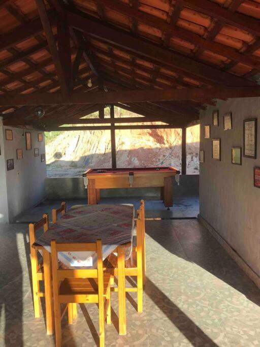 Recanto Da Alegria - Casa Em Com Piscina, Churrasqueira,lareira,deck, Banco De Coracao Casa de Férias Cunha