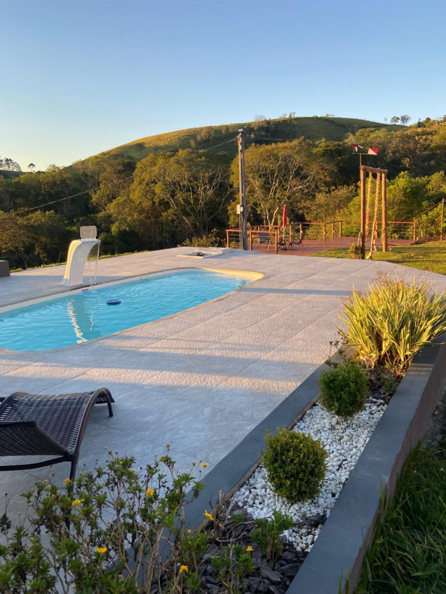 Casa de Férias Recanto Da Alegria - Casa Em Com Piscina, Churrasqueira,lareira,deck, Banco De Coracao Cunha