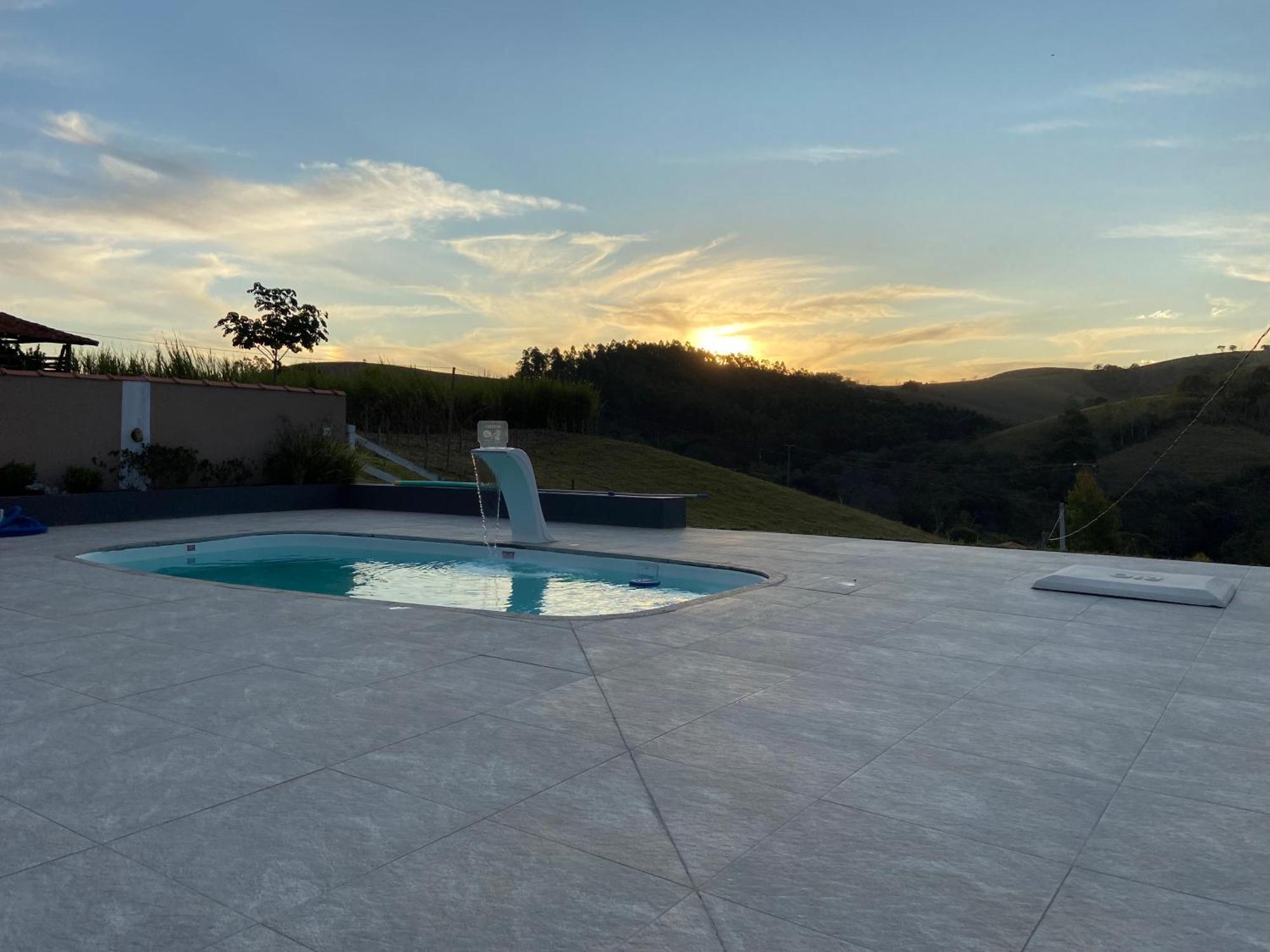 Recanto Da Alegria - Casa Em Com Piscina, Churrasqueira,lareira,deck, Banco De Coracao
